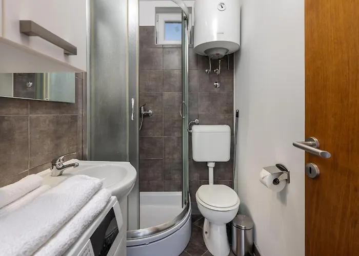 One Bedroom Amazing In بيت للعطل